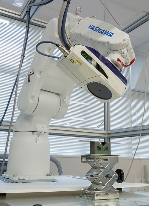 XRD Residual Stress Analyzer robot arm