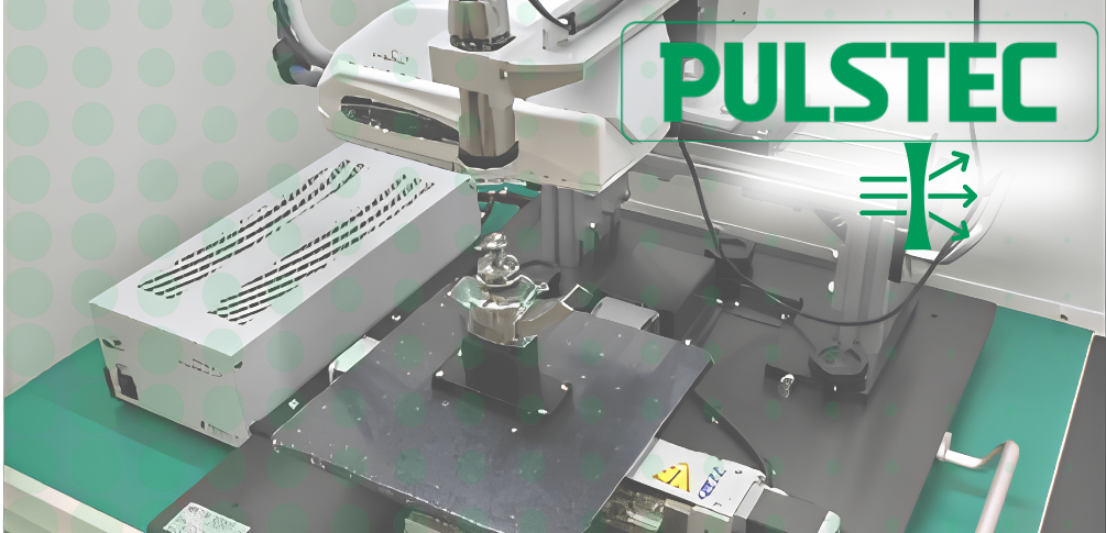 Crystalline sample being evaluated via a Laue sensor